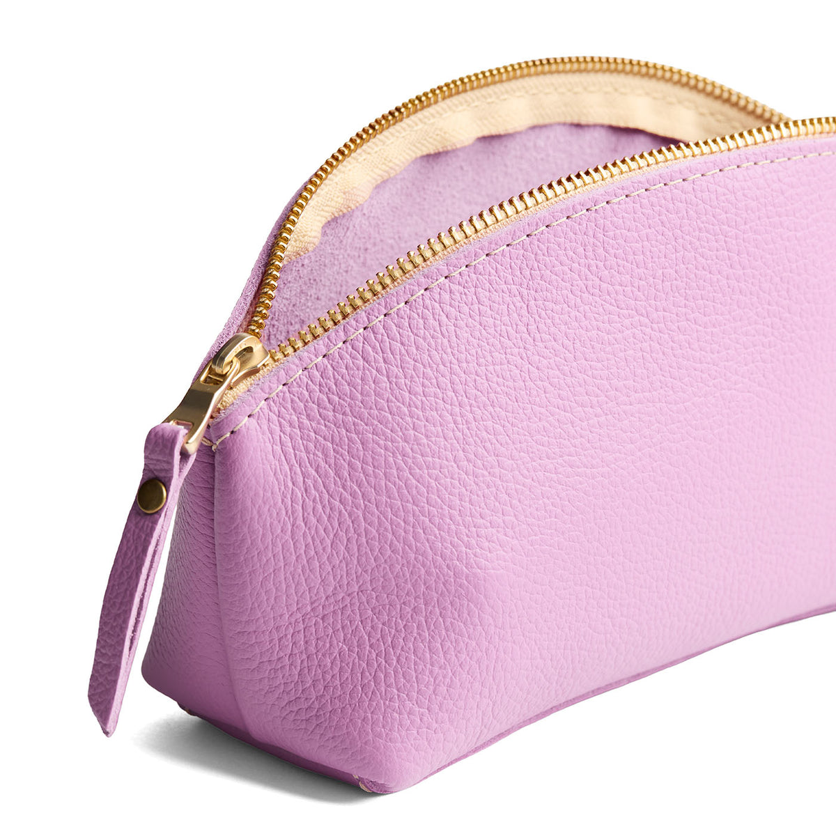 Calla Lily | Spacious leather makeup bag with curved seams and top zipper