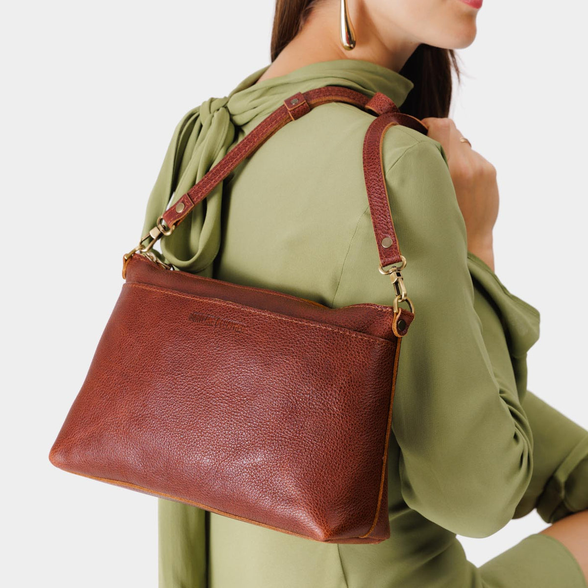 Nutmeg*Large | Zip top crossbody bag with detachable strap