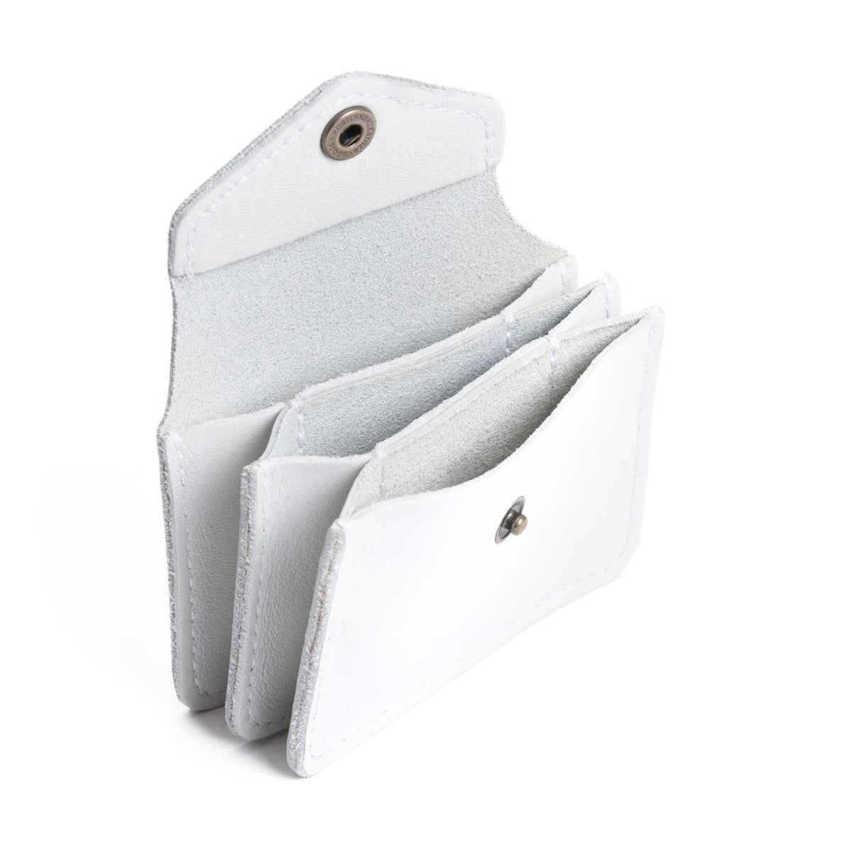 Pearl*Plus | Small leather wallet with snap closure