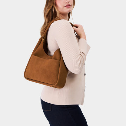 Jackson*Large | U-shaped, flat-bottomed leather shoulder bag with two outside pockets