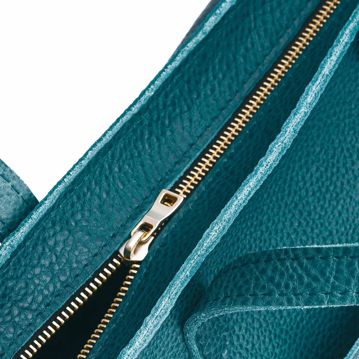 Aquarius*Zipper | Midsize crossbody tote with handles and a pocket