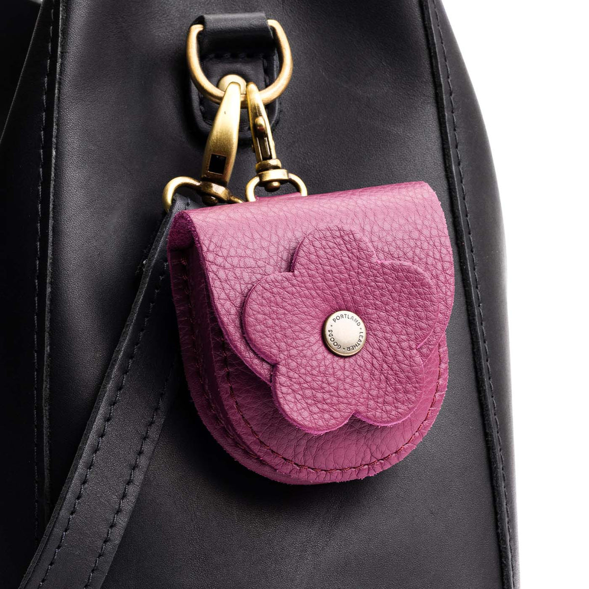 Iris | U shaped pouch with leather flower applique